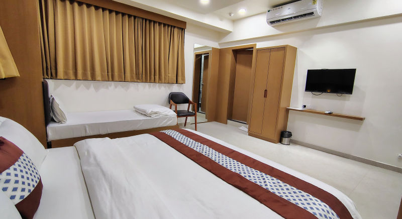 Executive Triple Bed